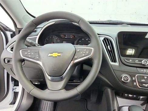 Used 2024 Chevrolet Malibu RS image 25