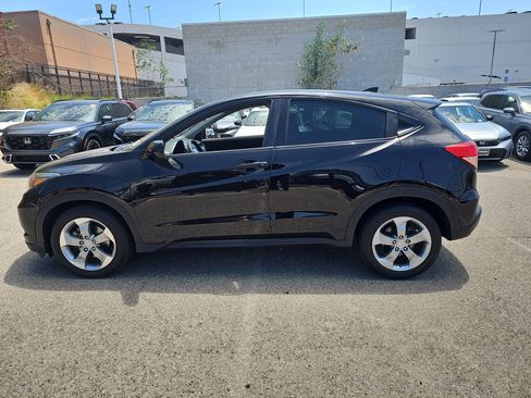 Used 2018 Honda HR-V LX image 7