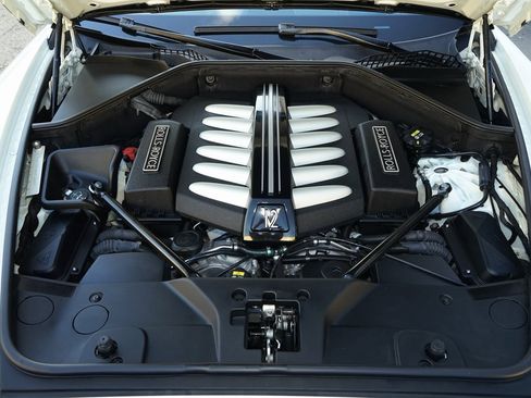 Used 2016 Rolls-Royce Ghost image 29