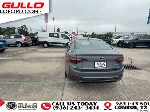 Used 2022 Volkswagen Jetta SE FWD image 7
