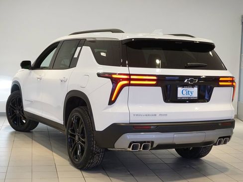 New 2026 Chevrolet Traverse LT w/ Driver Confidence Package AWD/4WD image 7