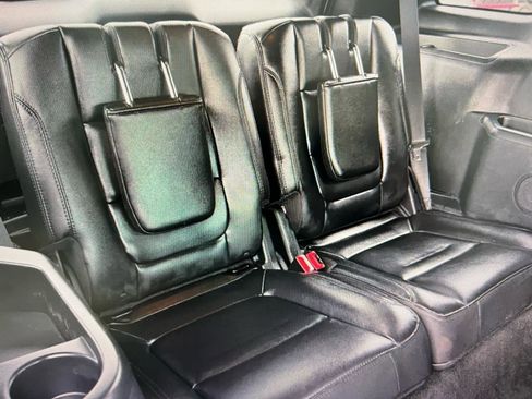 Used 2016 Ford Explorer XLT w/ Equipment Group 202A AWD/4WD image 13