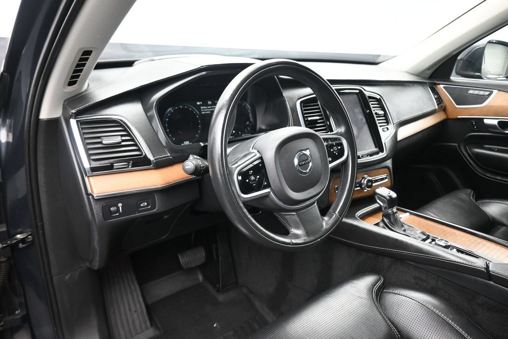 Used 2017 Volvo XC90 T6 Inscription w/ Vision Package AWD/4WD image 13