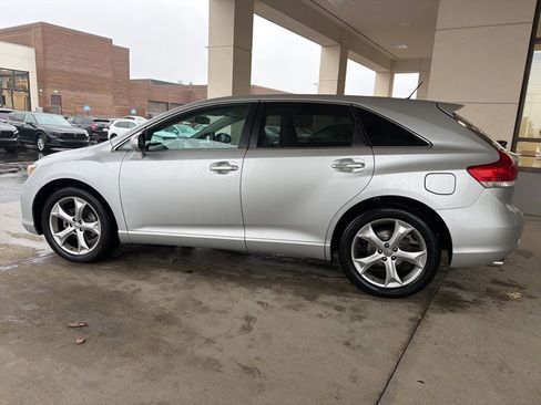 Used 2009 Toyota Venza image 2