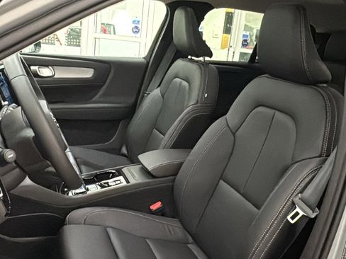 New 2026 Volvo XC40 B5 Plus w/ Protection Package Premier image 23