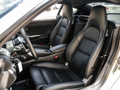 Used 2019 Porsche 718 Cayman RWD image 25