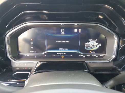 Used 2025 Chevrolet Silverado 2500 LT w/ Convenience Package image 20