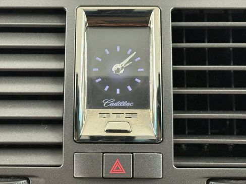 Used 2011 Cadillac DTS image 25