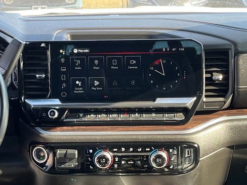 Used 2024 GMC Sierra 2500 SLT w/ SLT Convenience Package image 17