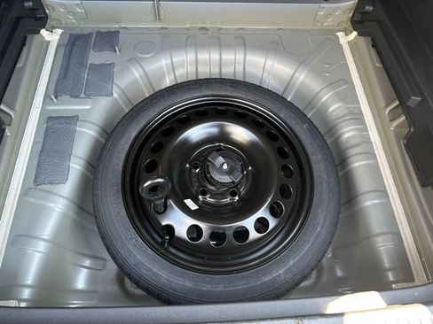 Used 2025 Chevrolet Trax LT FWD image 26