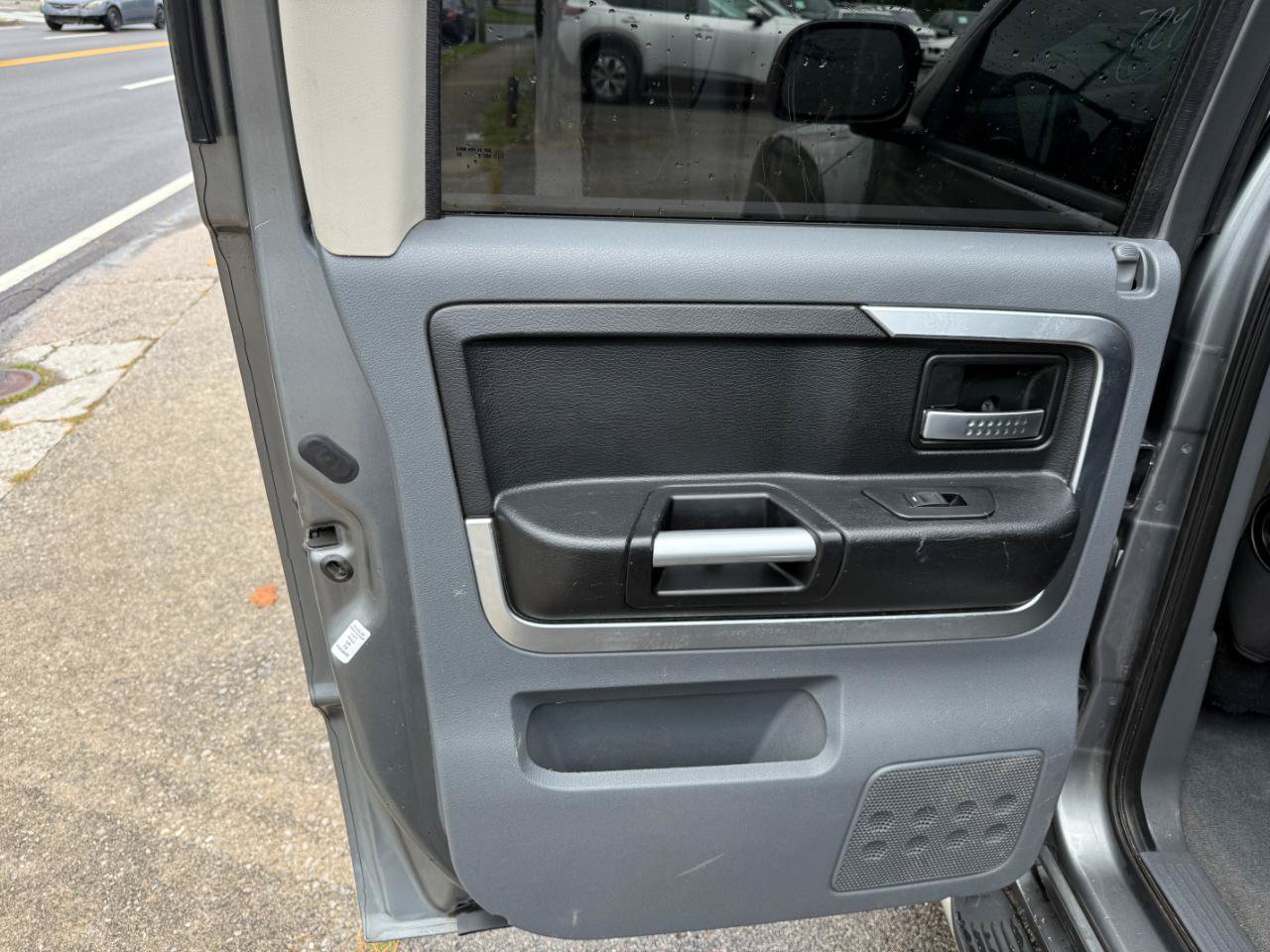 Used 2006 Mitsubishi Raider DuroCross RWD image 23