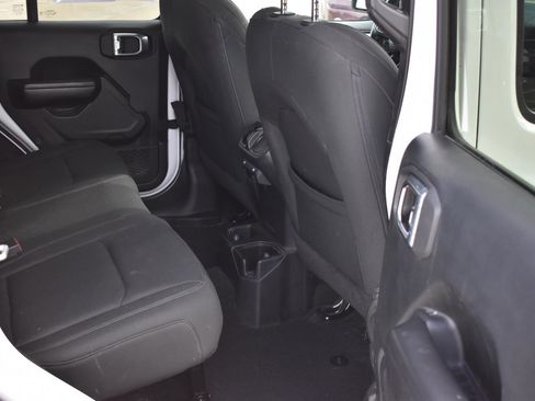 Used 2018 Jeep Wrangler Unlimited Sport S image 16