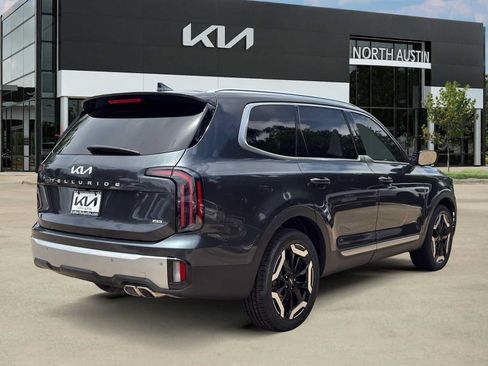 Certified 2024 Kia Telluride EX w/ EX Captain's Chair Package AWD/4WD image 9