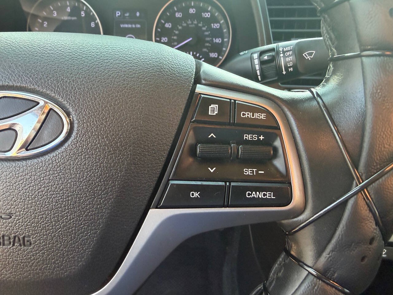 Used 2017 Hyundai Elantra Limited FWD image 25