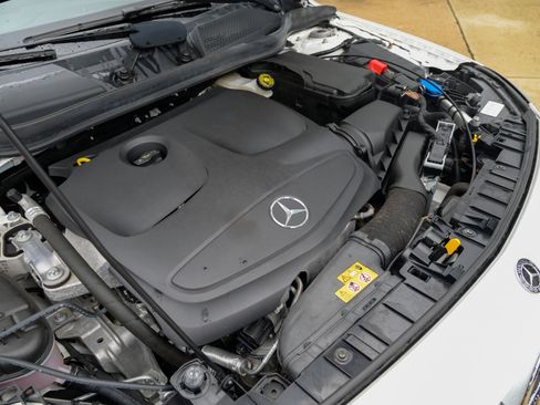 Used 2019 Mercedes-Benz GLA 250 4MATIC image 60