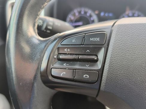 Used 2022 Hyundai Venue SEL FWD image 24