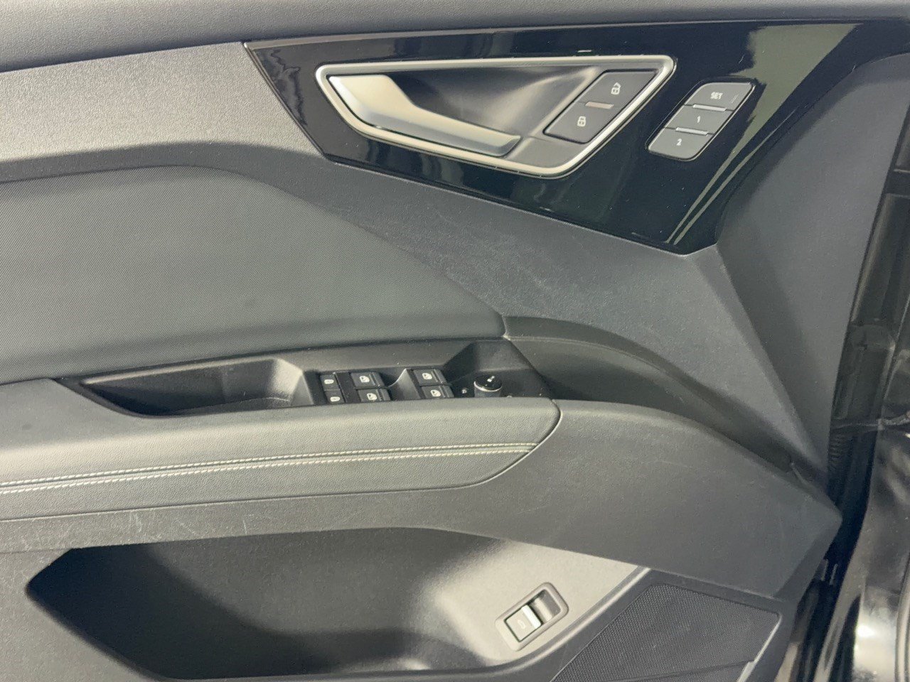 Used 2023 Audi Q4 e-tron Premium Plus RWD image 15