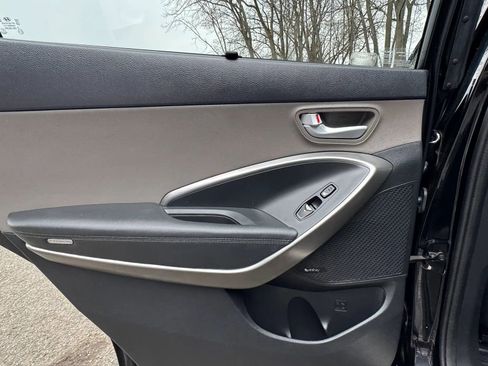 Used 2017 Hyundai Santa Fe AWD image 15