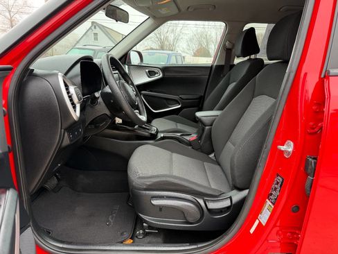 Used 2022 Kia Soul LX image 23