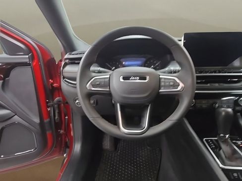 Used 2025 Jeep Compass Trailhawk AWD/4WD image 21