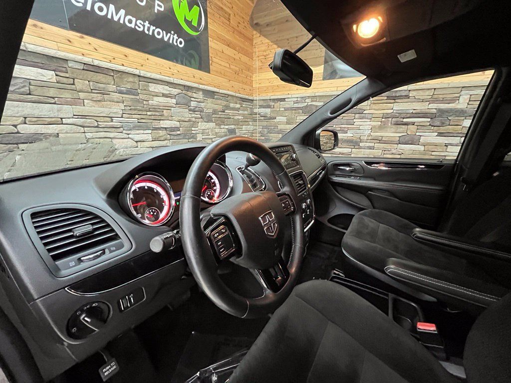 Used 2015 Dodge Grand Caravan SE FWD image 13
