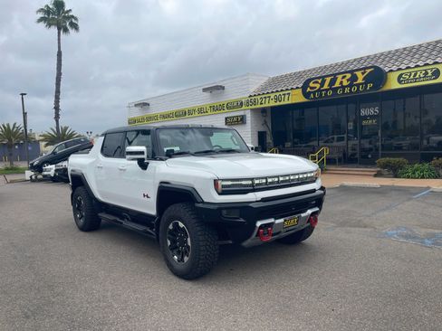 Used 2024 GMC Hummer EV 2X w/ Extreme Off-Road Package AWD/4WD image 1