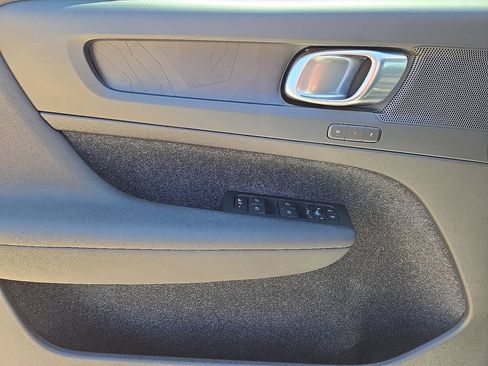Certified 2023 Volvo C40 Recharge Core AWD/4WD image 21