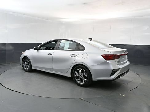 Used 2020 Kia Forte LXS FWD image 3