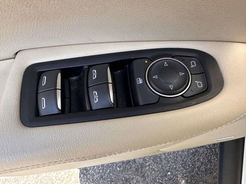 Used 2018 Cadillac XT5 AWD w/ LPO, Wheel Lock Package image 9