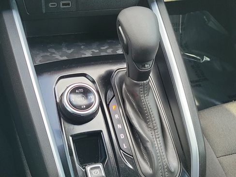 Used 2023 Chevrolet Colorado Trail Boss w/ Technology Package AWD/4WD image 33