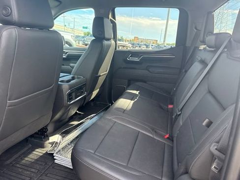 Used 2023 GMC Sierra 1500 SLT AWD/4WD image 7