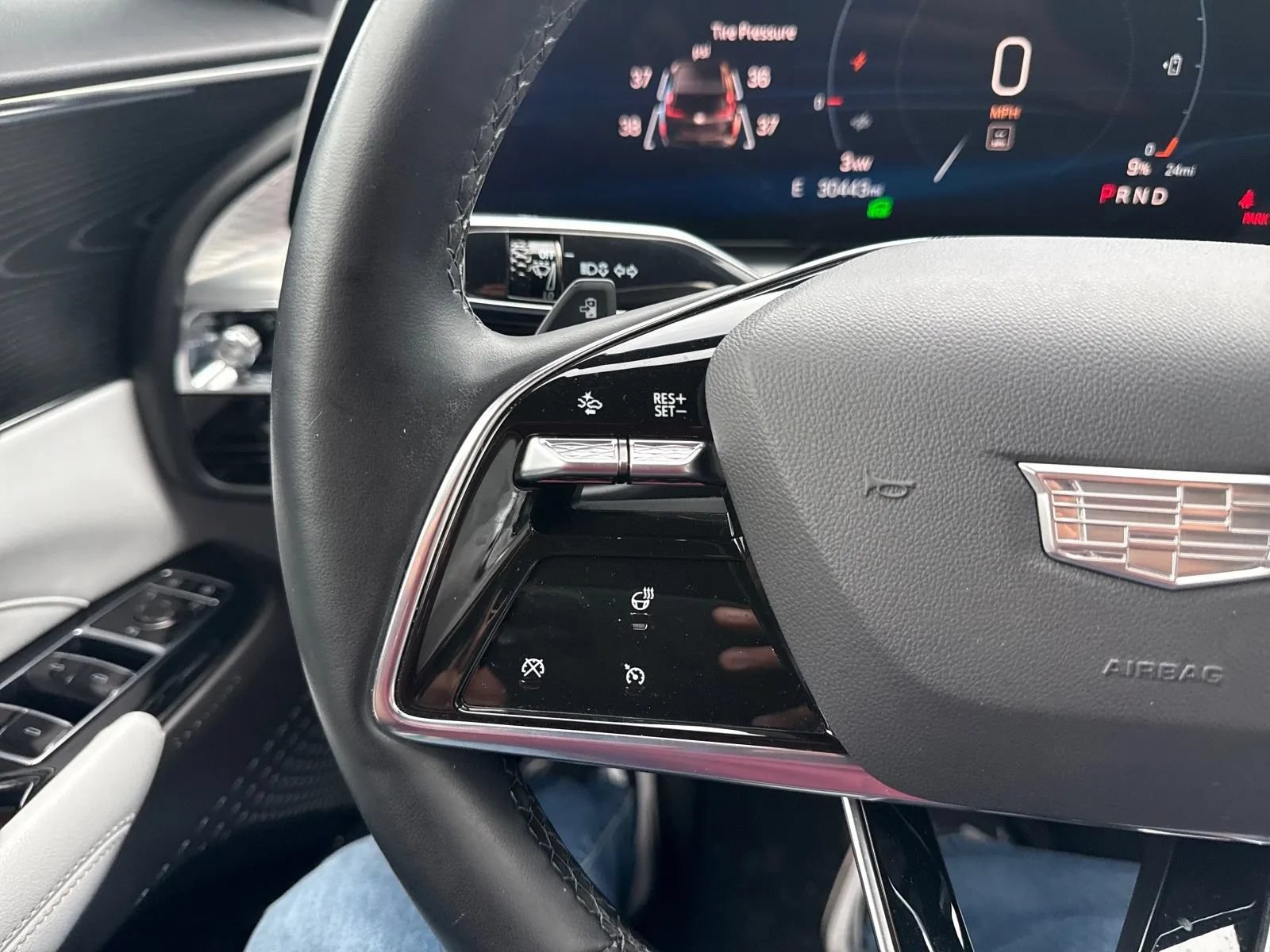 Used 2024 Cadillac Lyriq Sport RWD image 19