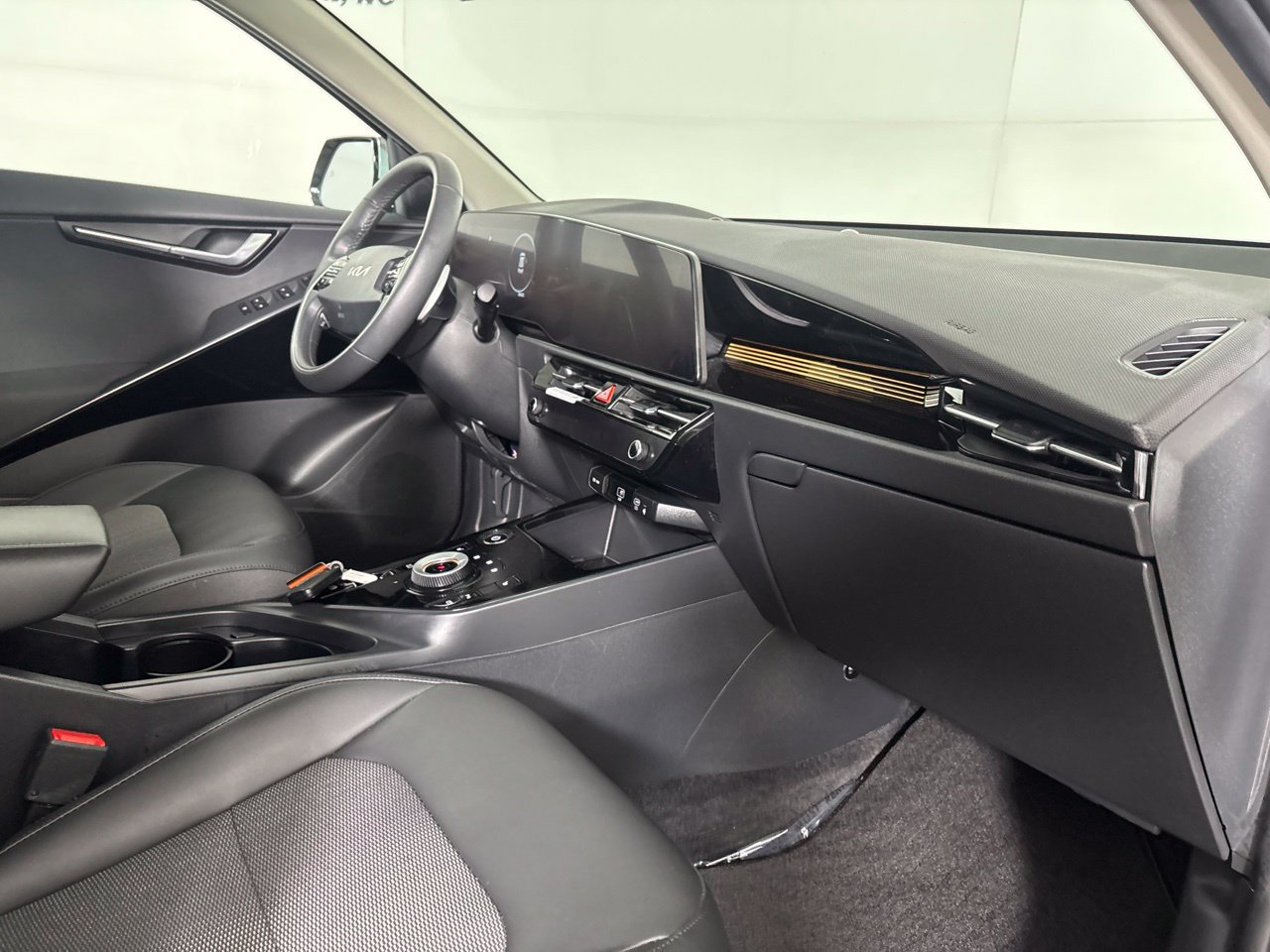 Used 2023 Kia Niro Wind w/ Wind Preserve Package FWD image 27