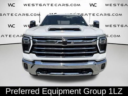 Used 2024 Chevrolet Silverado 2500 LTZ w/ LTZ Convenience Package AWD/4WD image 2