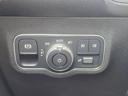 New 2026 Mercedes-Benz GLB 250 4MATIC image 38