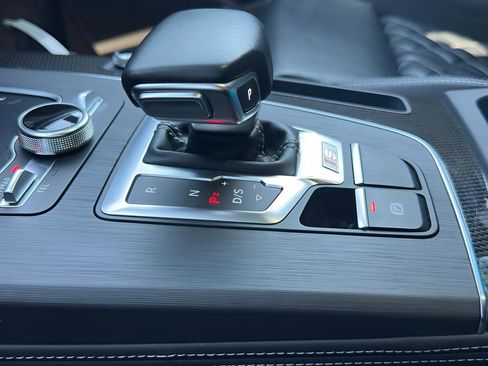 Used 2020 Audi SQ5 Prestige image 32