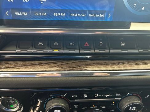 Used 2023 Chevrolet Silverado 1500 LT RWD image 50