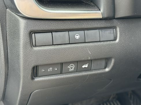 Used 2024 Nissan Rogue SV AWD/4WD image 35
