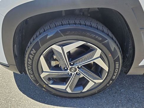 Used 2023 Hyundai Tucson Limited AWD/4WD image 17