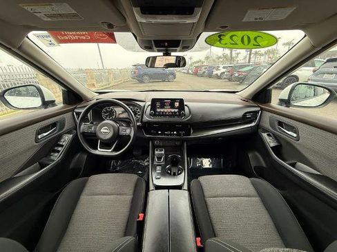 Certified 2023 Nissan Rogue SV image 15