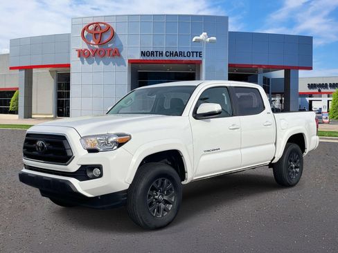 Used 2023 Toyota Tacoma SR5 w/ Technology Package image 3