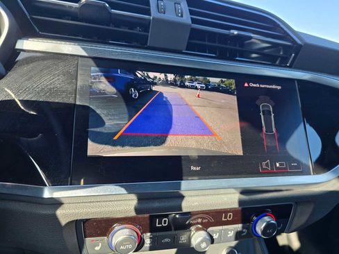 Certified 2025 Audi Q3 2.0T Premium image 29