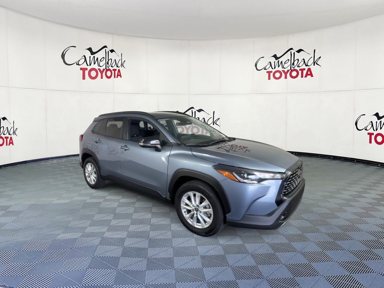 Used 2025 Toyota Corolla Cross LE FWD image 5