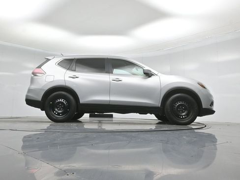 Used 2014 Nissan Rogue S image 45