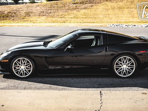 Used 2006 Chevrolet Corvette Coupe image 12