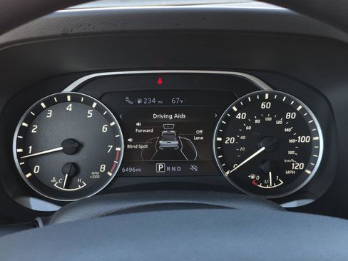 Used 2025 Nissan Frontier SV image 11