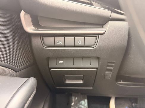 Used 2025 MAZDA MAZDA3 s FWD image 22