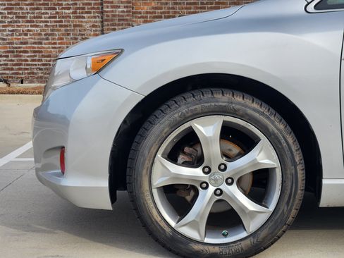 Used 2010 Toyota Venza Base image 10