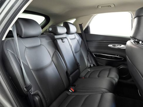 Used 2025 Genesis GV70 2.5T AWD/4WD image 23