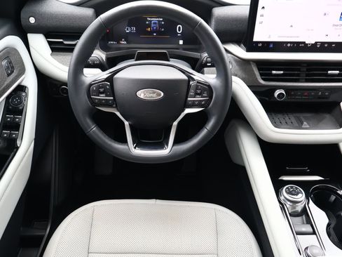 Used 2025 Ford Explorer Platinum w/ Ultimate Package RWD image 9